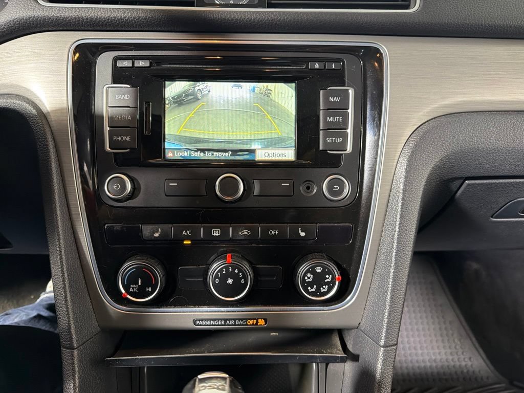 Used 2014 Volkswagen Passat TDI SE FWD image 17