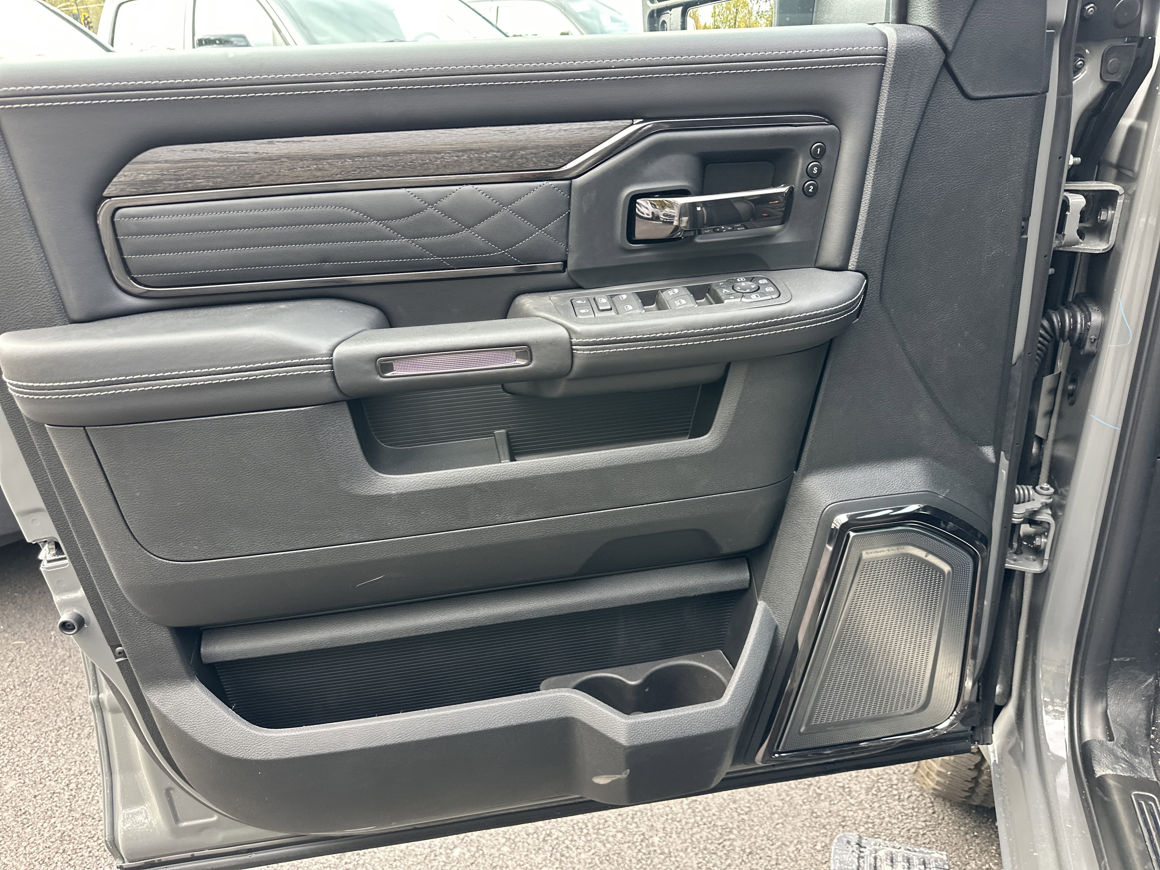 New 2026 RAM 3500 Limited image 32