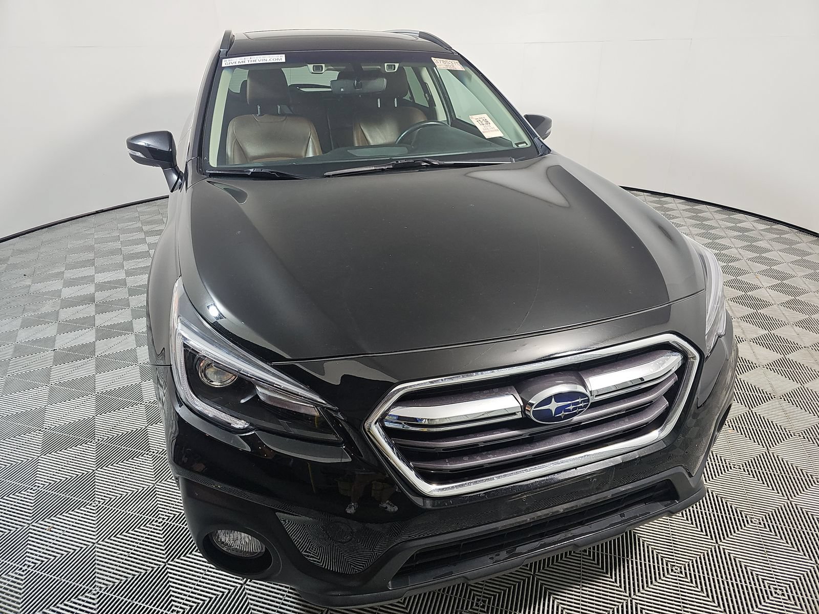 Used 2018 Subaru Outback 3.6R Touring AWD/4WD image 2