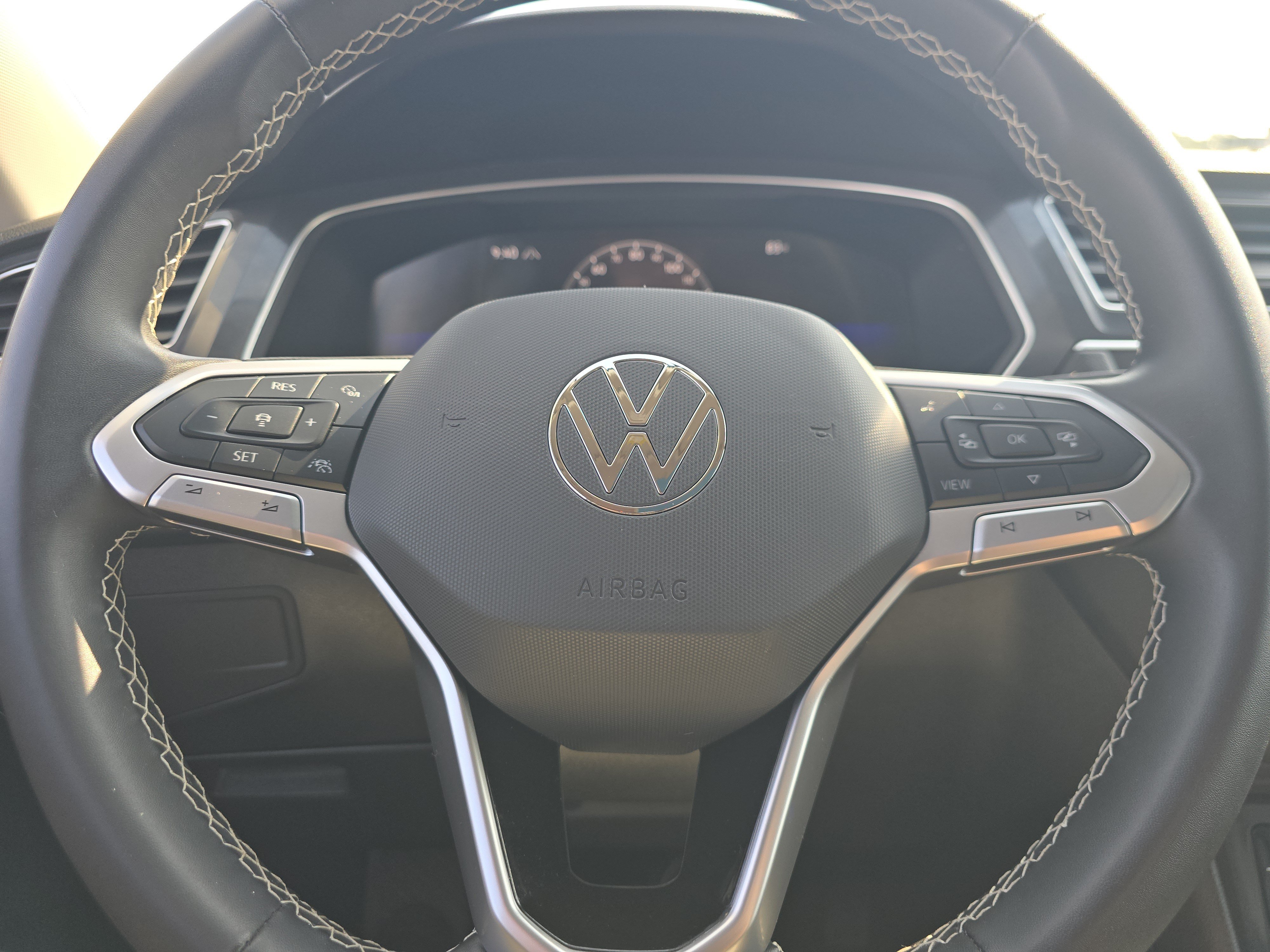 Certified 2024 Volkswagen Tiguan SE AWD/4WD image 23
