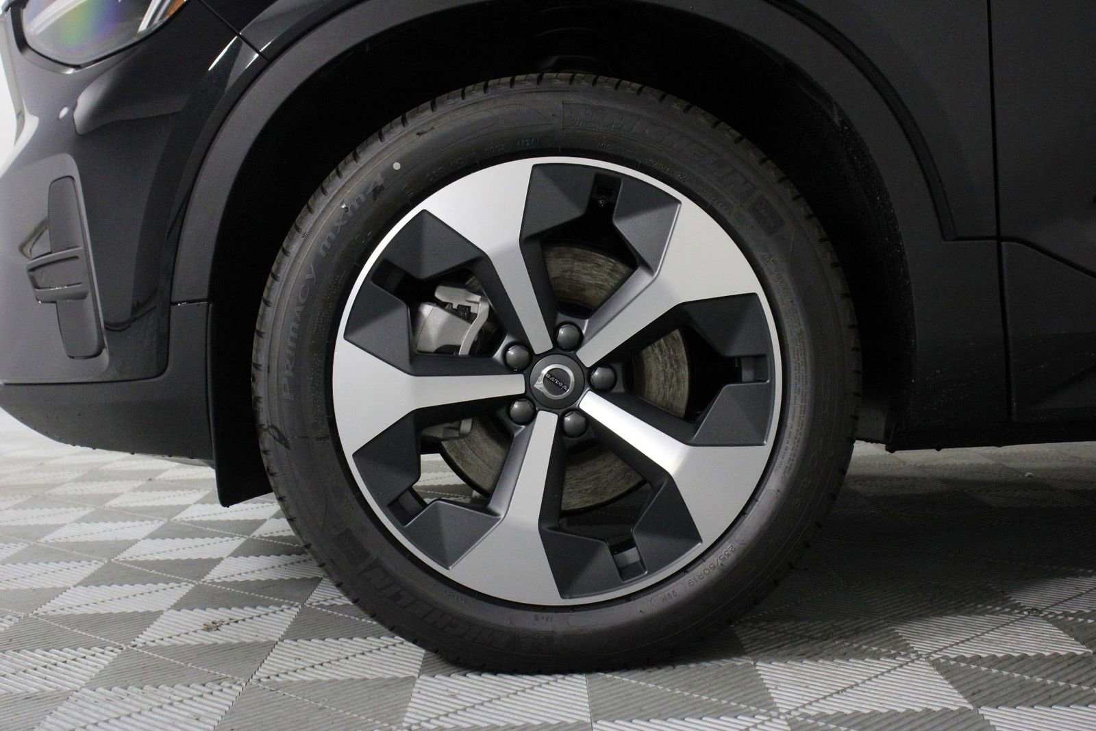 New 2025 Volvo XC40 B5 Core w/ Climate Package image 13