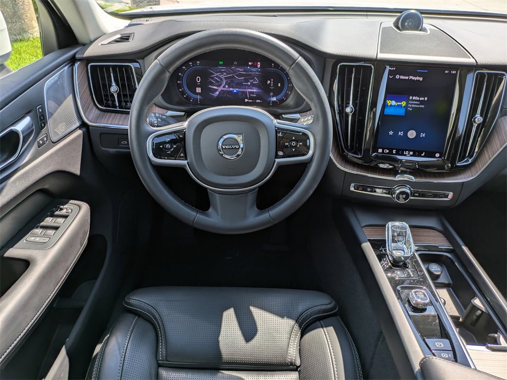 Certified 2023 Volvo XC60 B5 Ultimate image 16