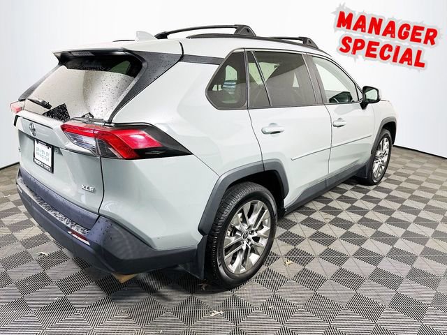 Used 2021 Toyota RAV4 XLE Premium image 8