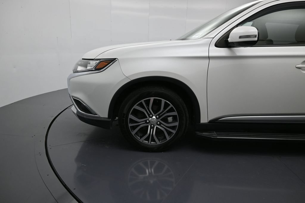 Used 2018 Mitsubishi Outlander SE FWD image 9