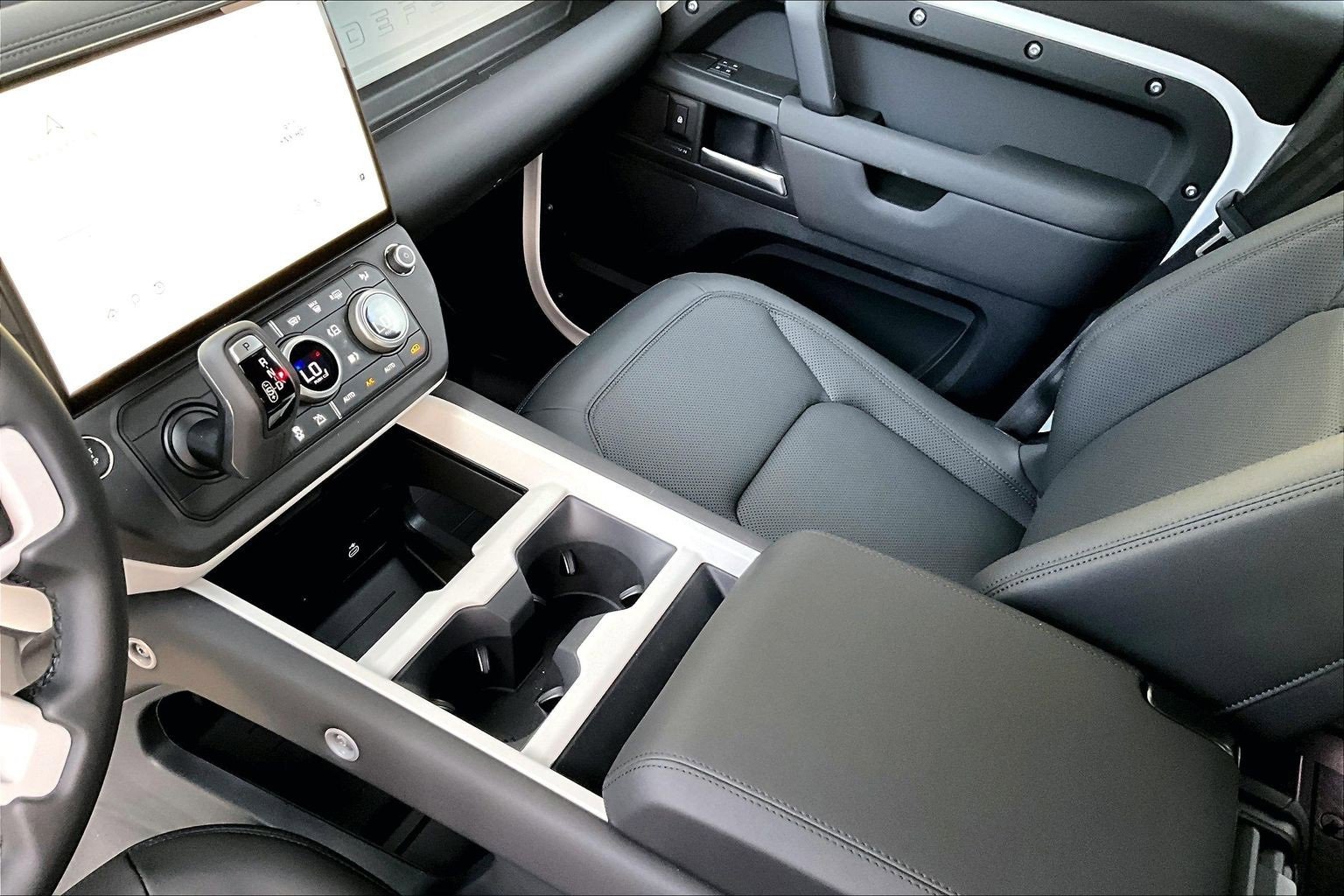 New 2026 Land Rover Defender 110 S image 8