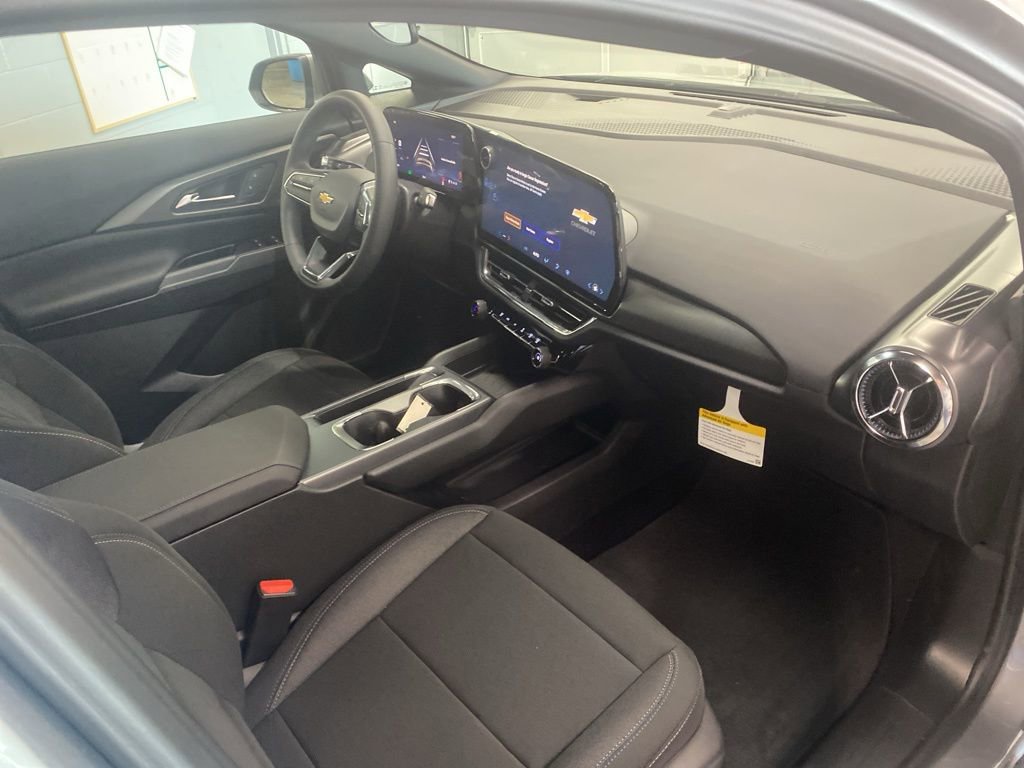 New 2026 Chevrolet Equinox EV LT image 15