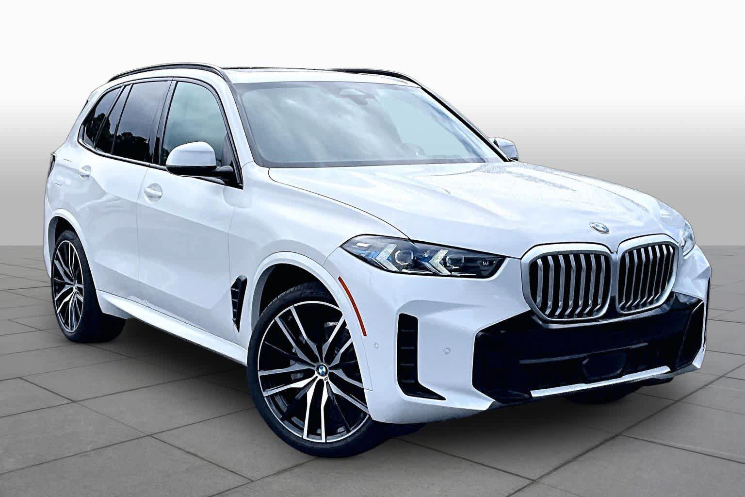 Used 2025 BMW X5 sDrive40i w/ M Sport Package RWD image 3