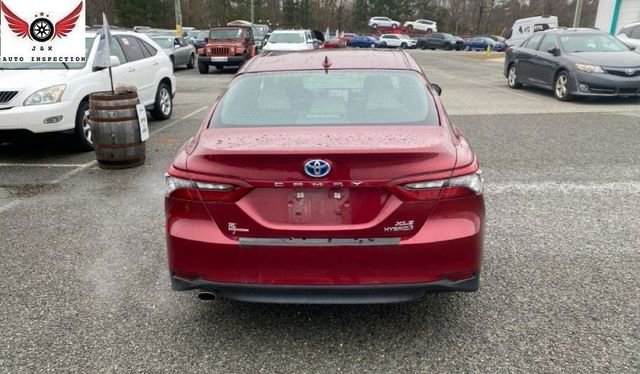 Used 2021 Toyota Camry XLE image 14
