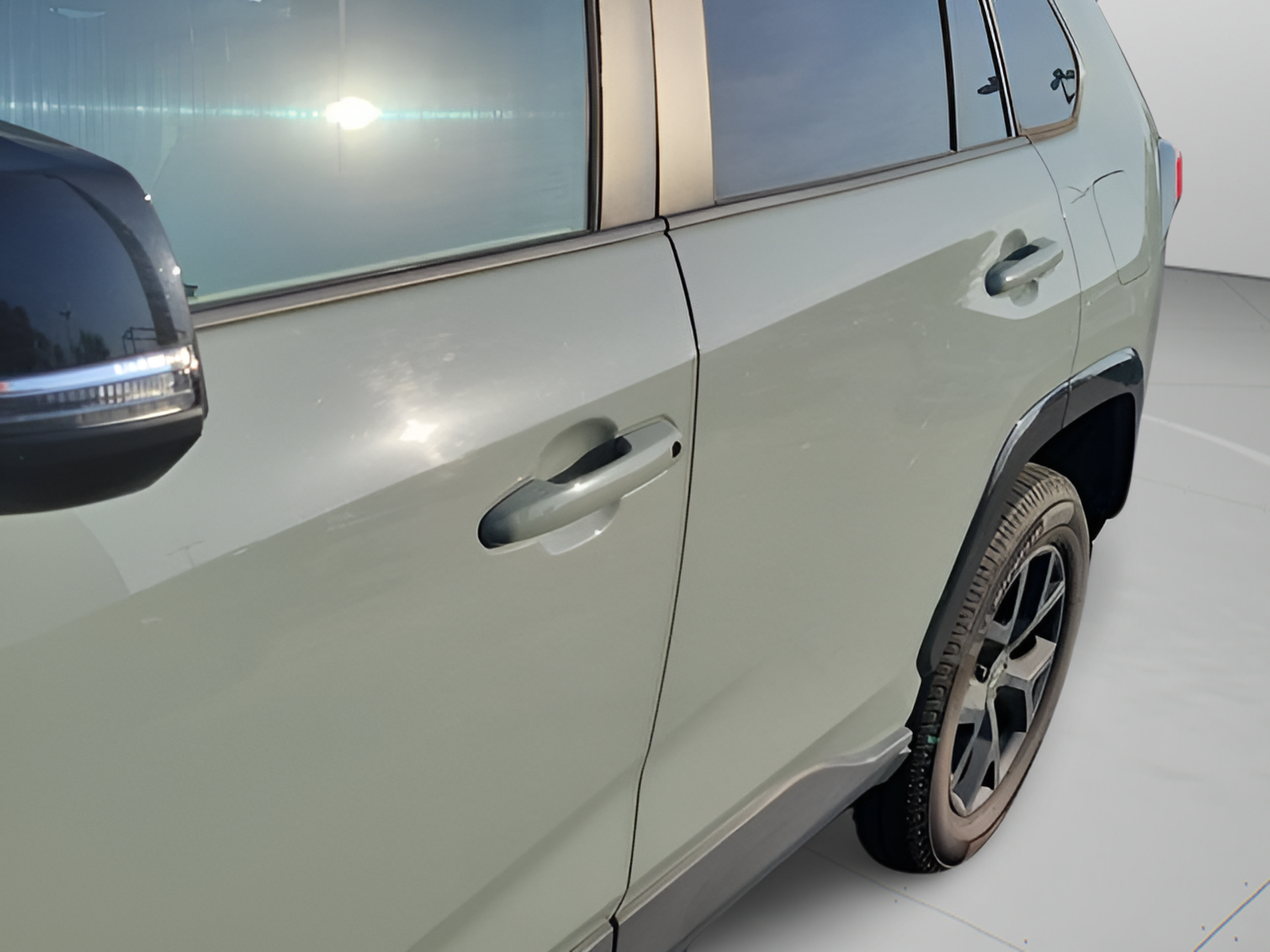 Used 2022 Toyota RAV4 XLE w/ Convenience Package FWD image 29