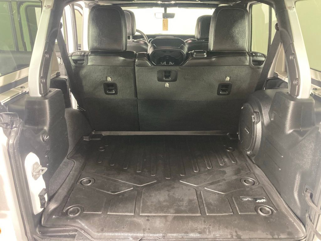 Used 2020 Jeep Wrangler Unlimited Sahara AWD/4WD image 23