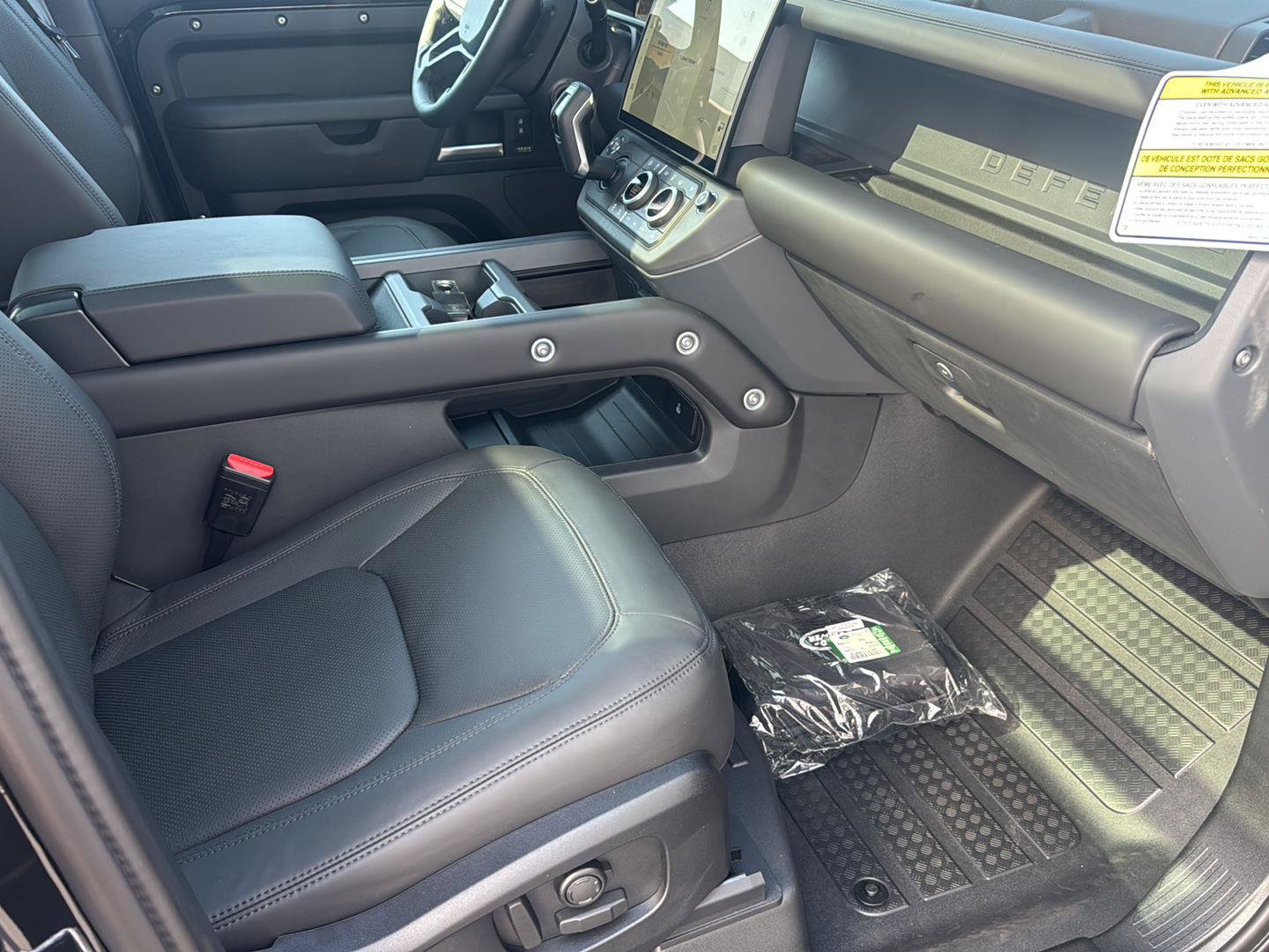 New 2026 Land Rover Defender 110 X-Dynamic SE AWD/4WD image 13
