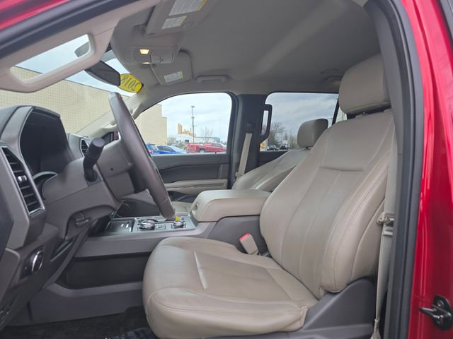 Used 2018 Ford Expedition XLT w/ Equipment Group 201A AWD/4WD image 13