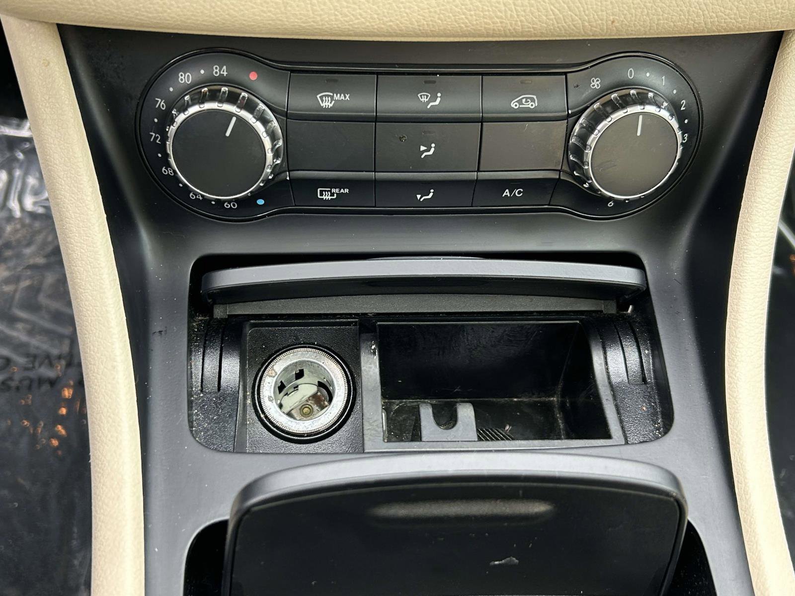 Used 2015 Mercedes-Benz GLA 250 4MATIC image 29