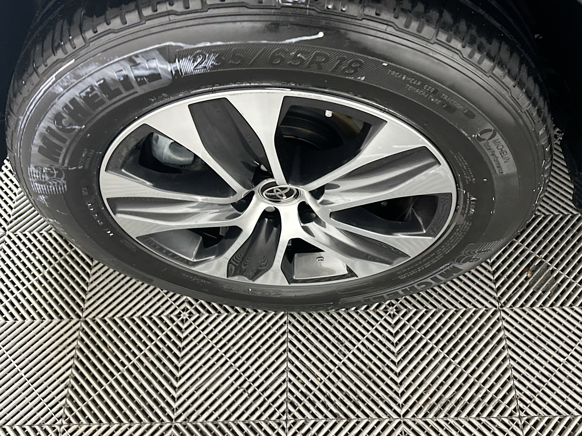 Used 2023 Toyota Highlander XLE image 11