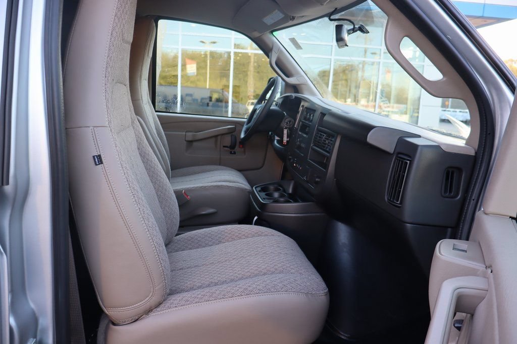 New 2025 Chevrolet Express 3500 w/ Driver Convenience Package RWD image 16
