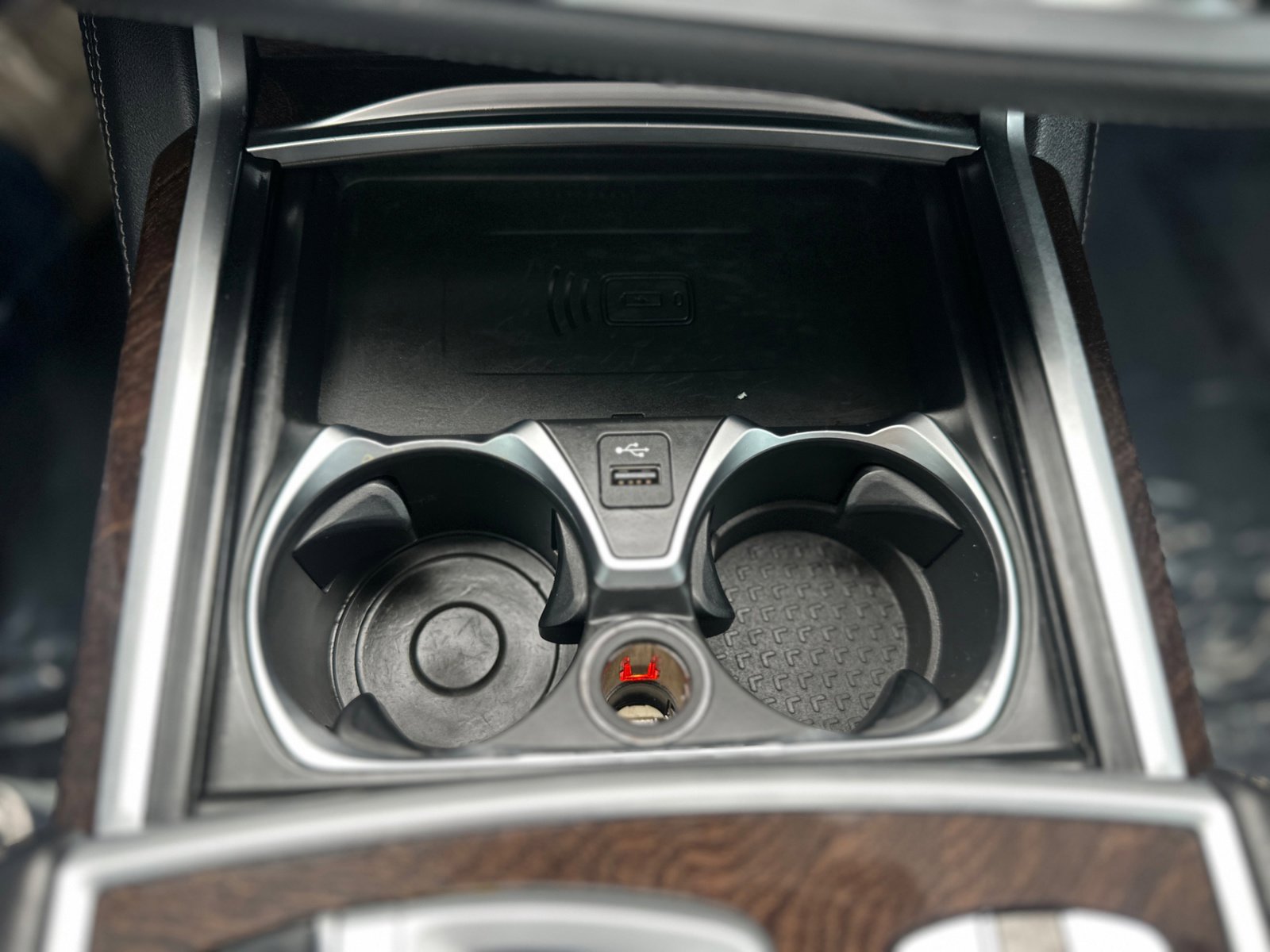 Used 2020 BMW 740i w/ M Sport Package image 32