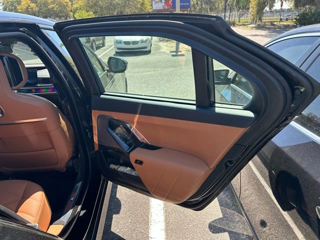 Used 2024 BMW 740i xDrive image 6