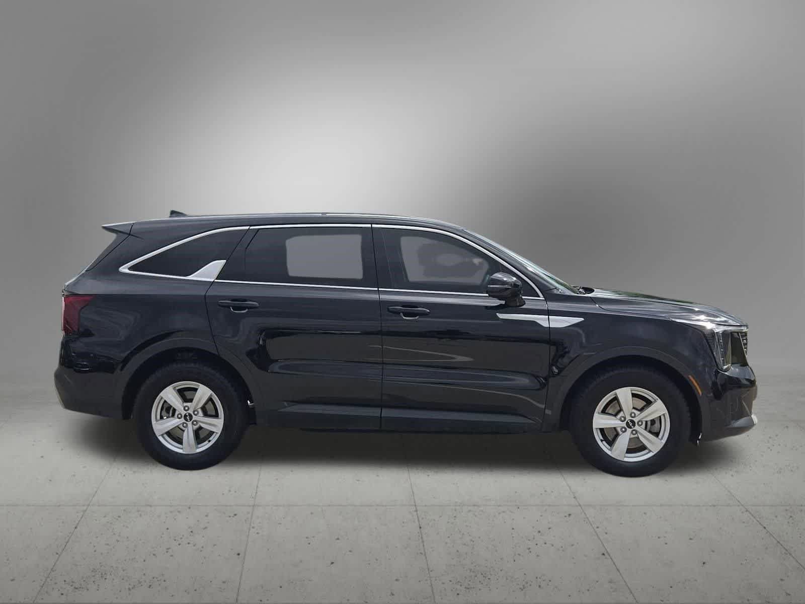 Certified 2024 Kia Sorento LX FWD image 7