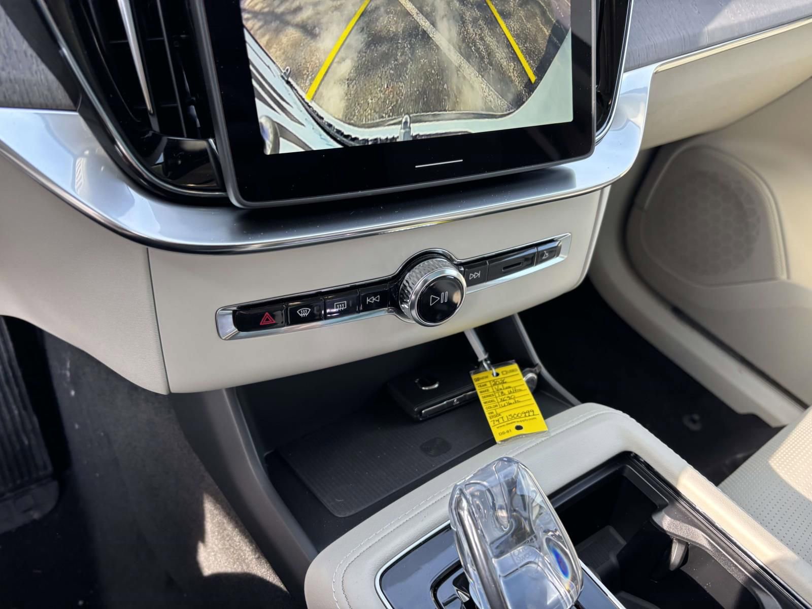 New 2026 Volvo XC90 T8 Ultra w/ Protection Package Premier AWD/4WD image 21