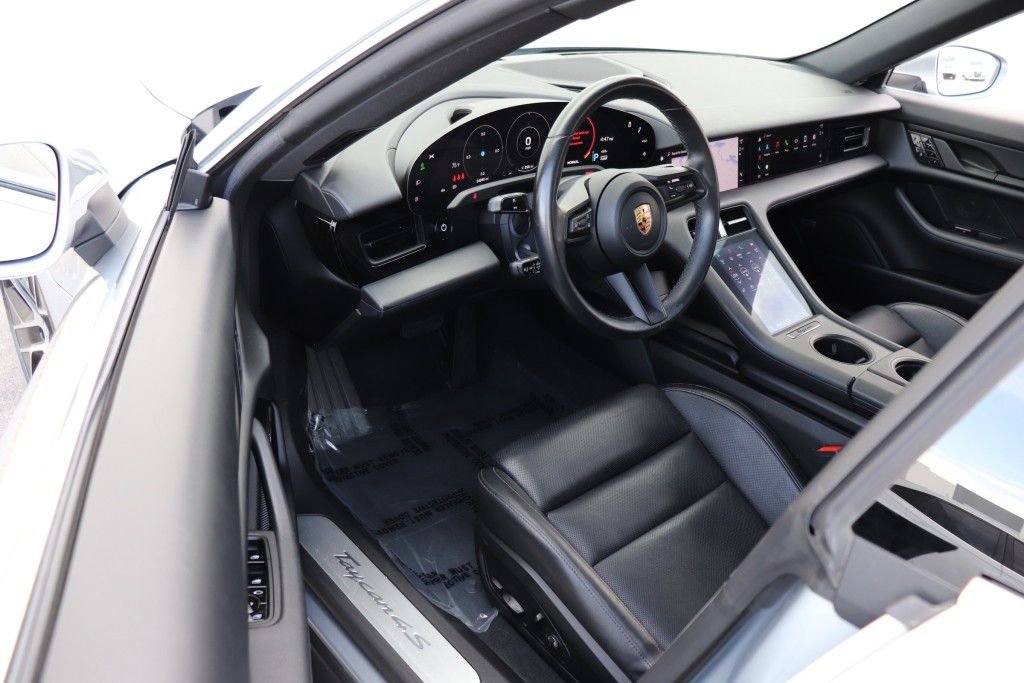 Used 2020 Porsche Taycan 4S image 16