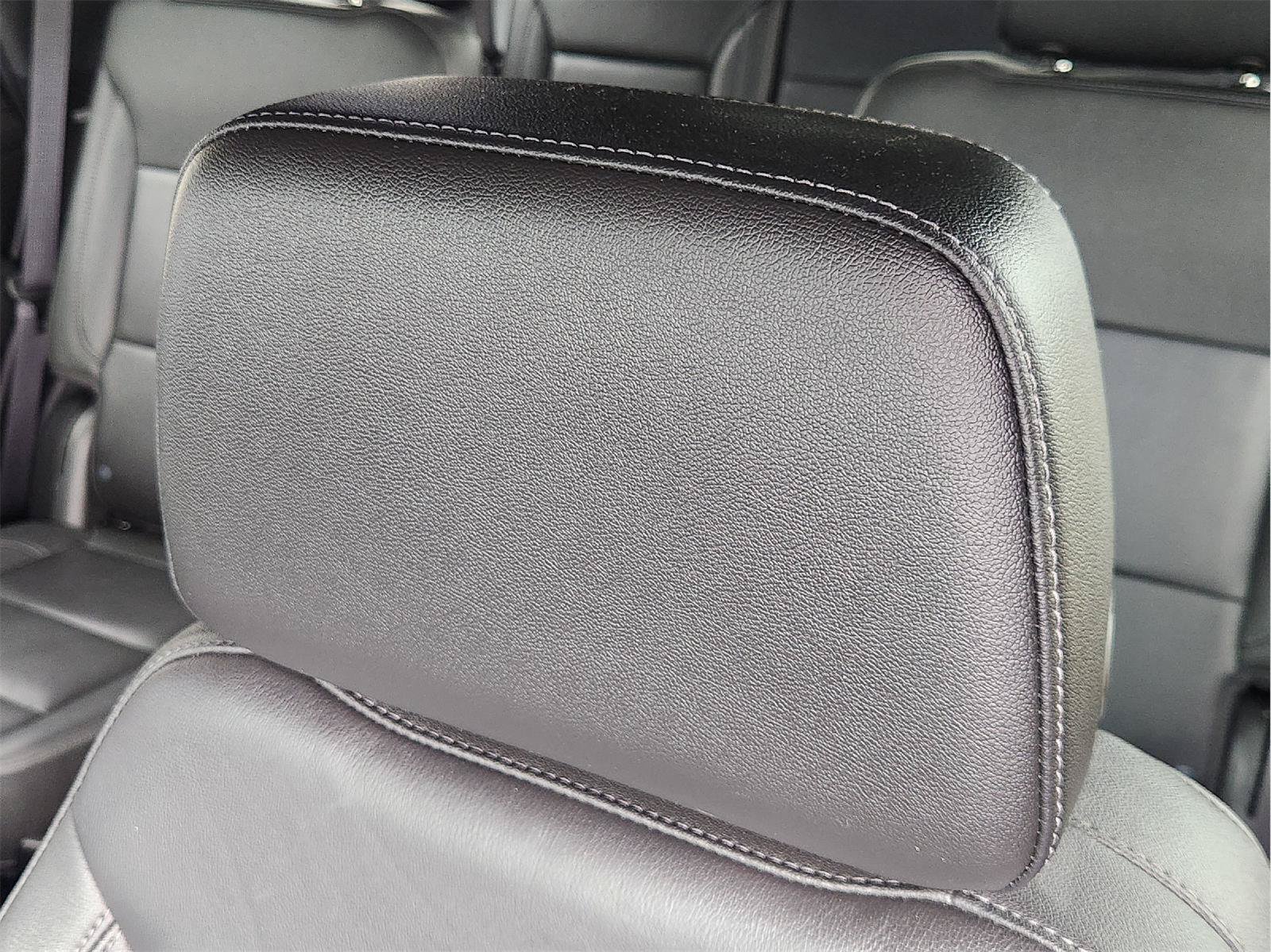Used 2022 Chevrolet Tahoe LT w/ Luxury Package RWD image 15