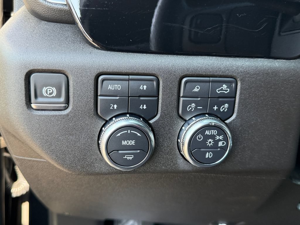 Used 2024 GMC Sierra 2500 SLT w/ SLT Premium Package AWD/4WD image 23