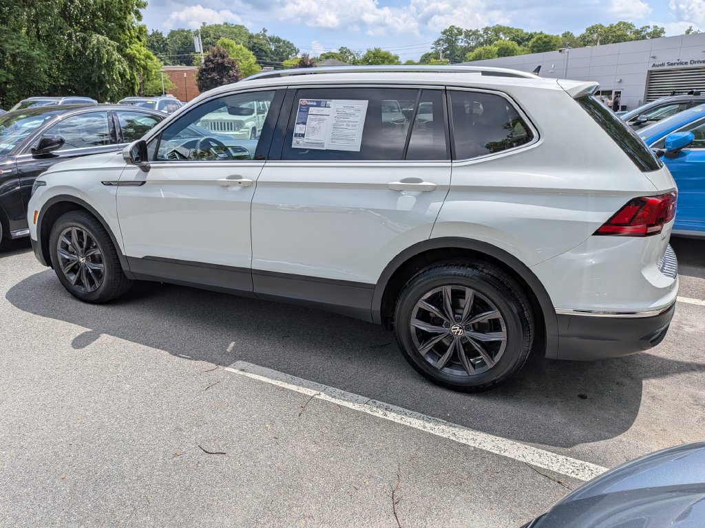 Certified 2024 Volkswagen Tiguan SE AWD/4WD image 5