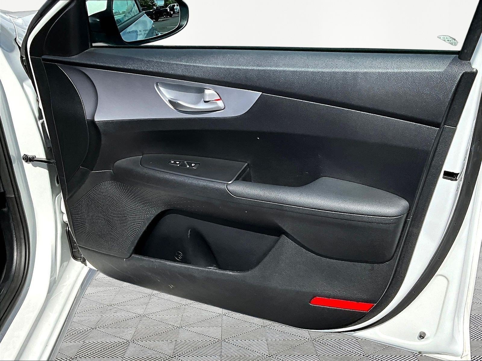 Used 2024 Kia Forte LXS w/ LXS Technology Package FWD image 27