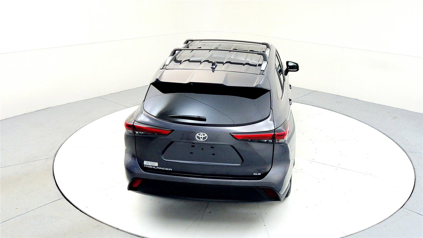 Certified 2023 Toyota Highlander XLE image 17