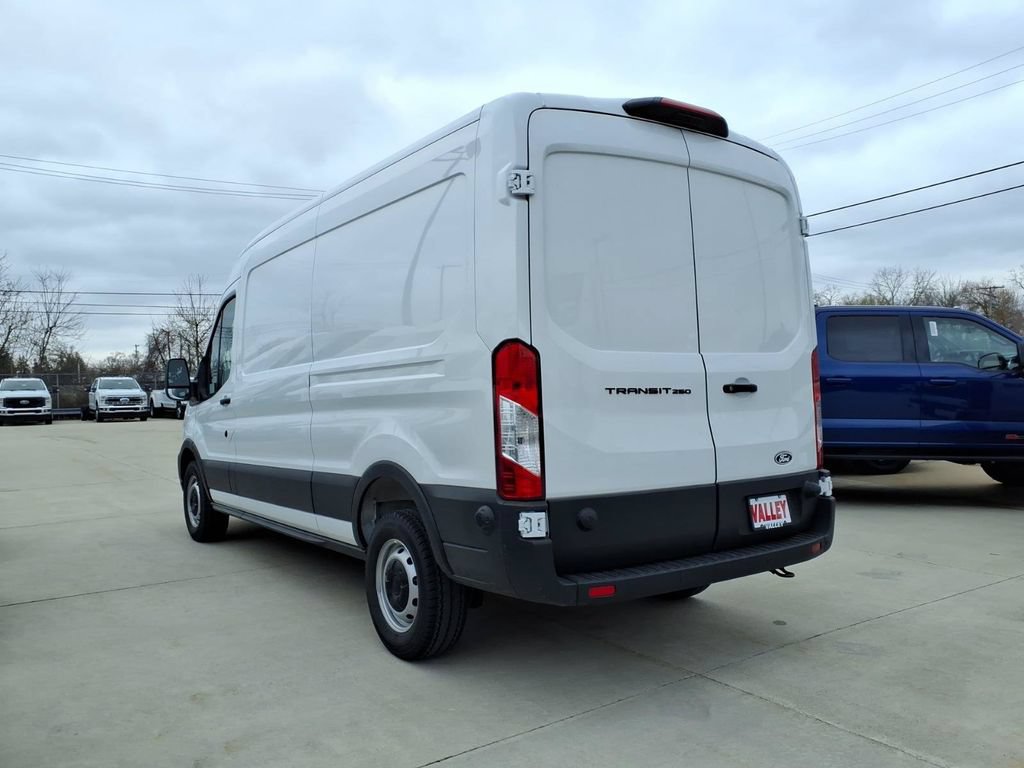 New 2026 Ford Transit 250 148 Medium Roof w/ Load Area Protection Package RWD image 7