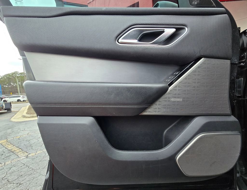 Used 2021 Land Rover Range Rover Velar R-Dynamic S image 17