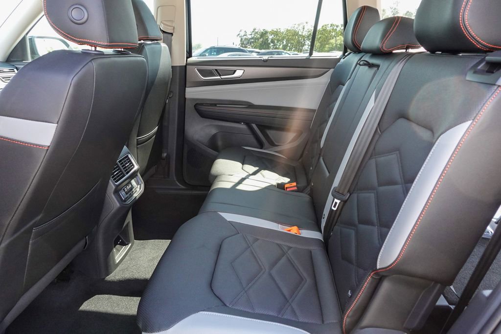 New 2026 Volkswagen Atlas Peak Edition image 30