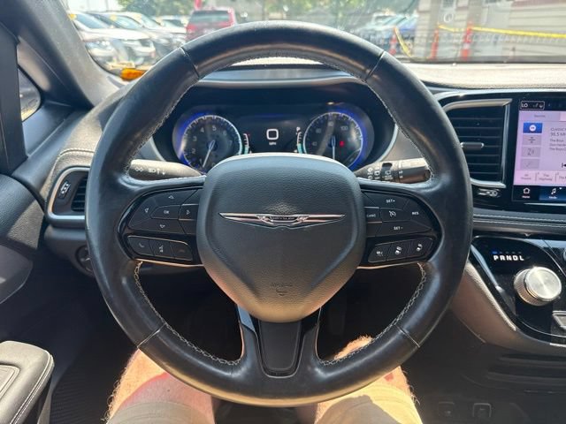 Used 2021 Chrysler Pacifica Touring w/ S Appearance Package FWD image 24