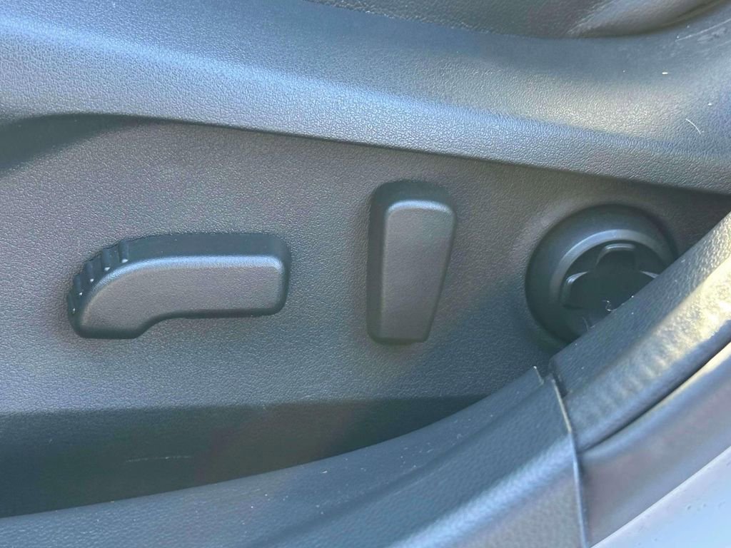 Certified 2025 Subaru Outback Limited image 15