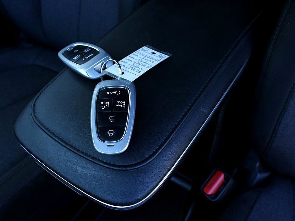 Used 2022 Hyundai Ioniq 5 SE w/ Cargo Package image 14