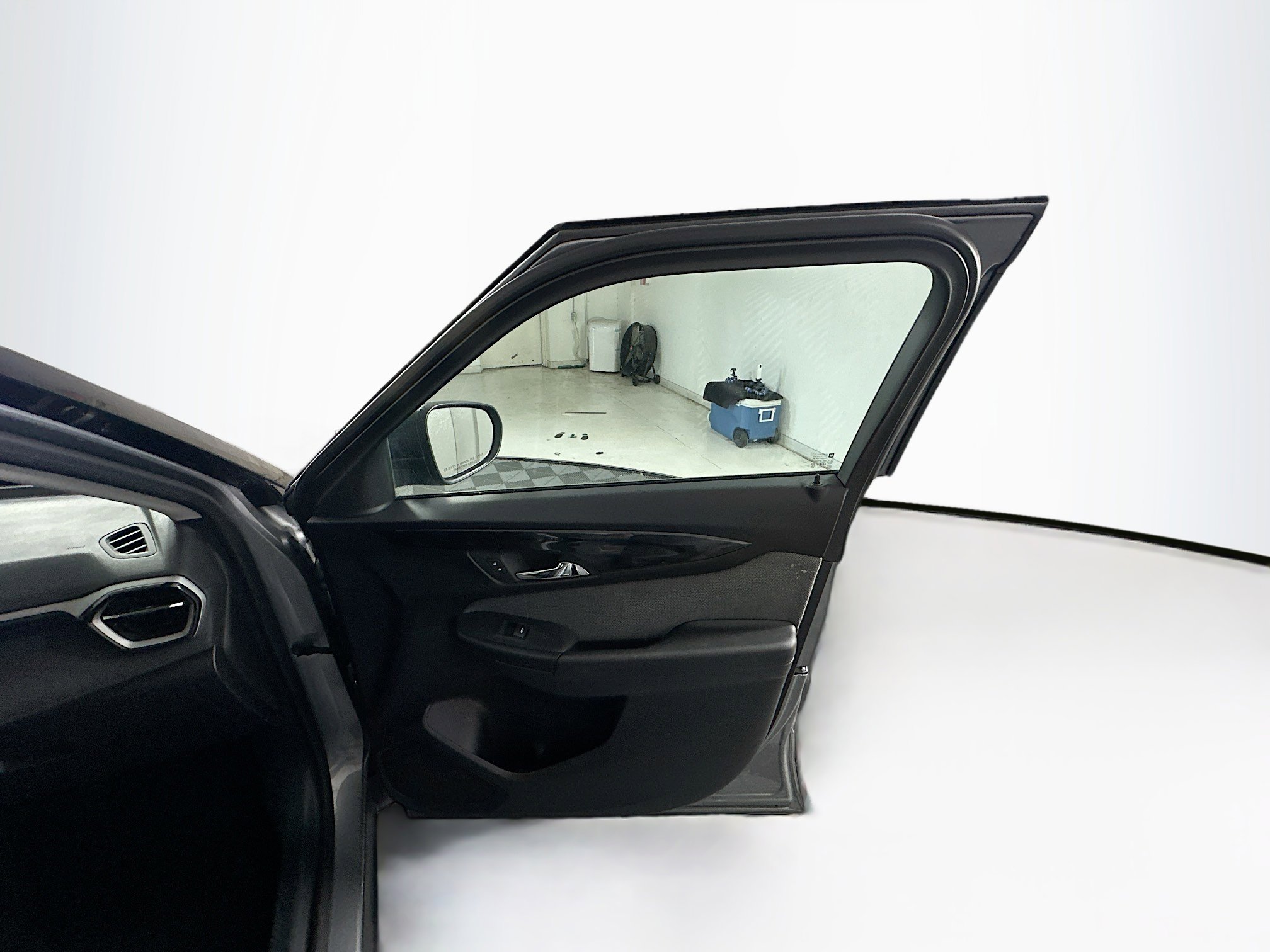 Used 2024 Chevrolet TrailBlazer LS image 31