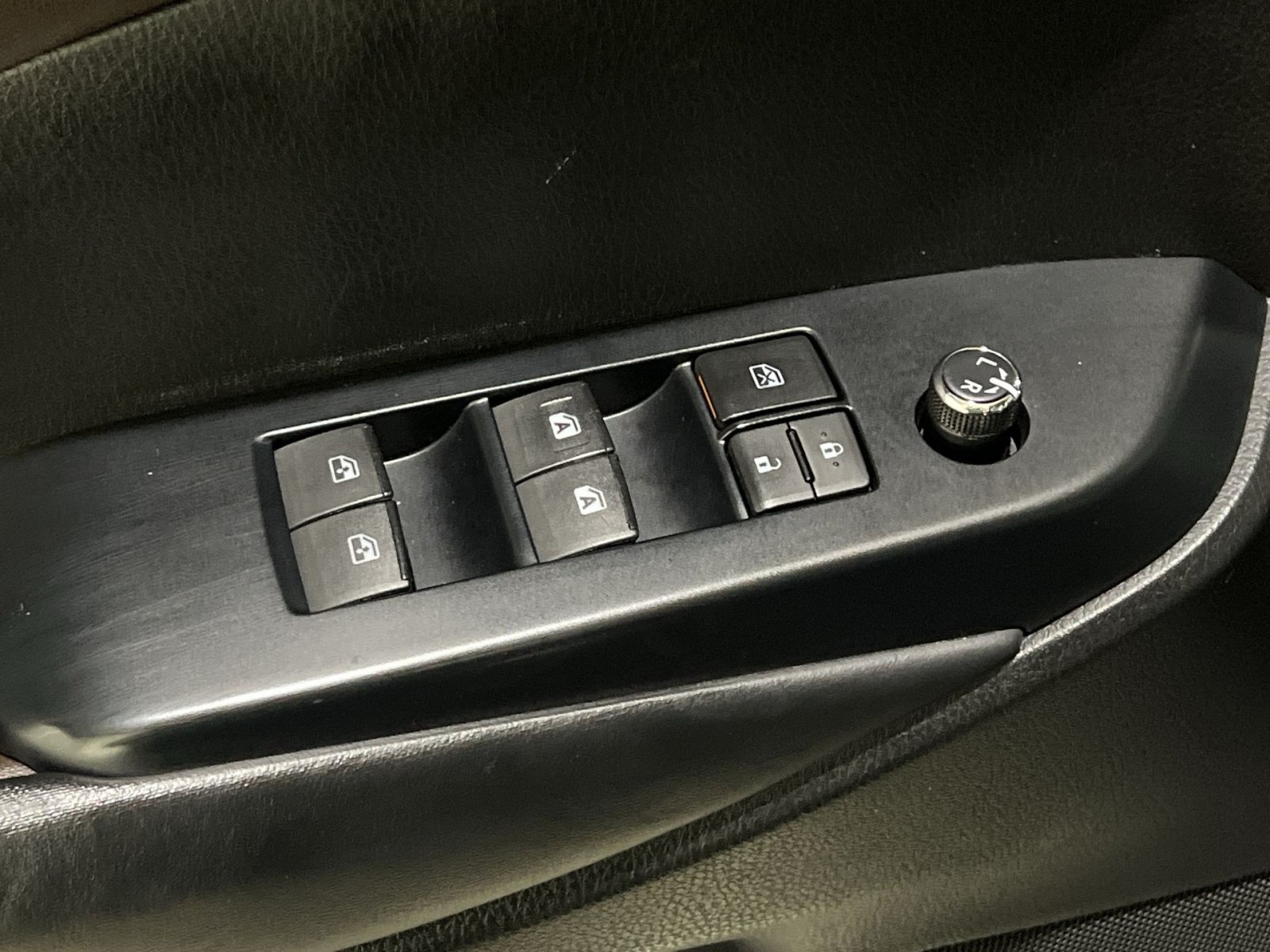 Used 2019 Toyota Highlander XLE AWD/4WD image 20