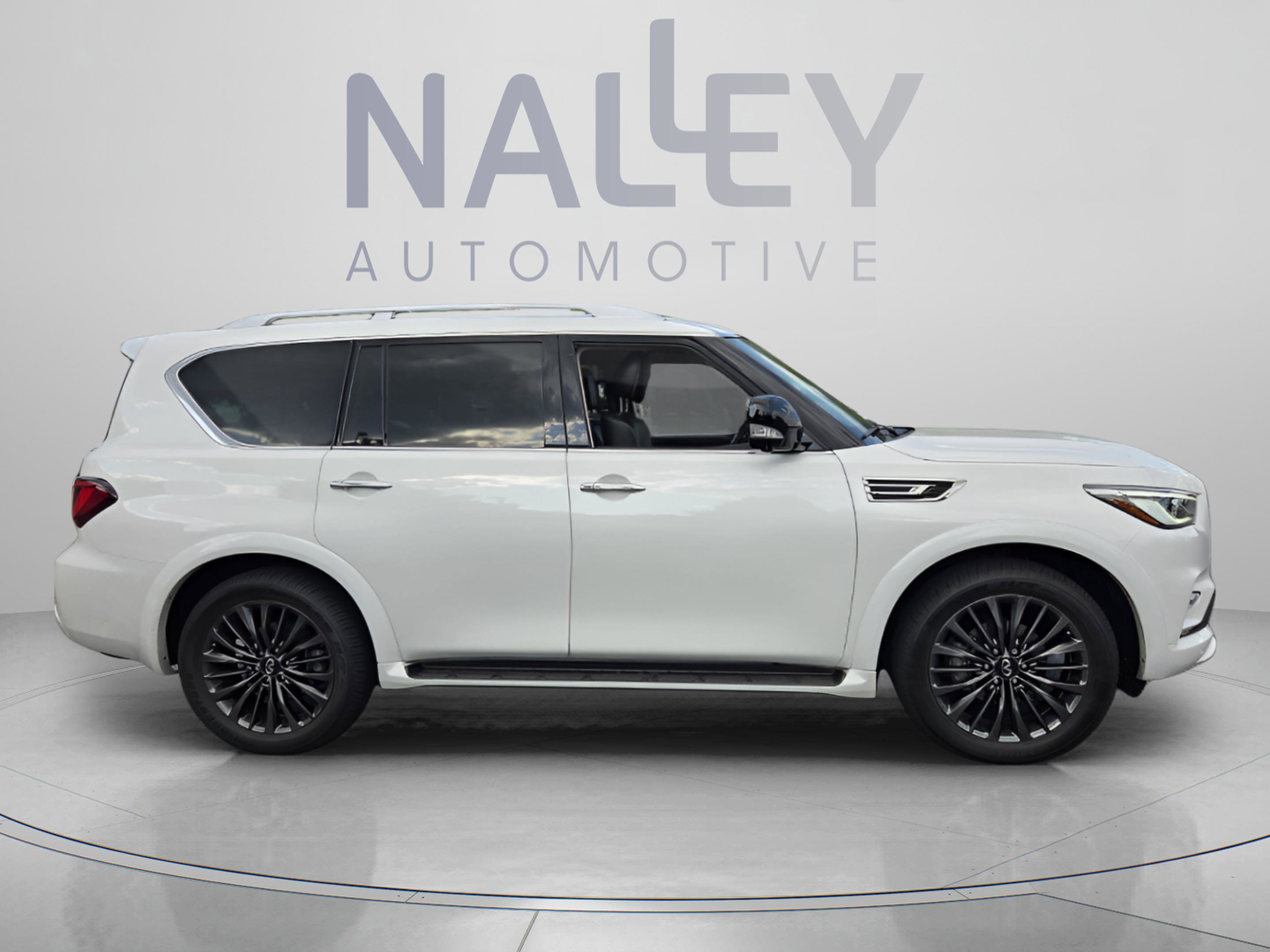Used 2023 INFINITI QX80 Premium Select w/ All-Season Package RWD image 7