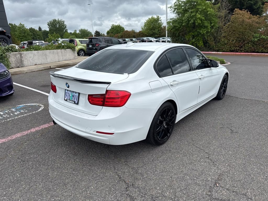 Used 2015 BMW 320i Sedan RWD image 9
