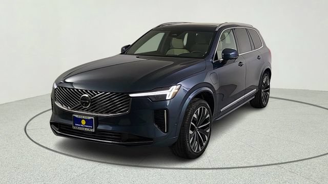 New 2026 Volvo XC90 T8 Plus w/ Protection Package AWD/4WD image 3