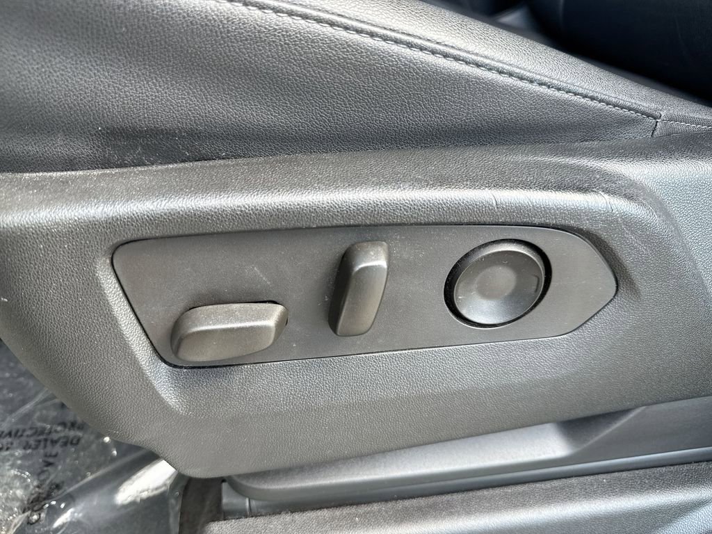 Used 2023 Chevrolet Suburban LT image 14