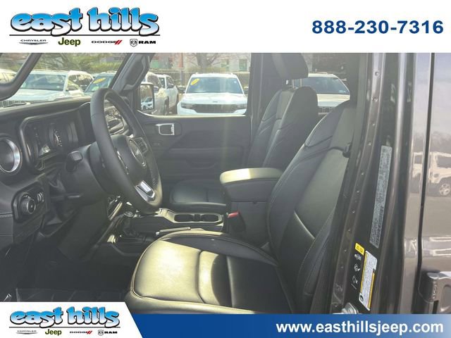 Used 2025 Jeep Wrangler Sahara w/ Safety Group AWD/4WD image 15