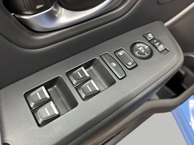 Used 2025 Honda Pilot TrailSport image 11