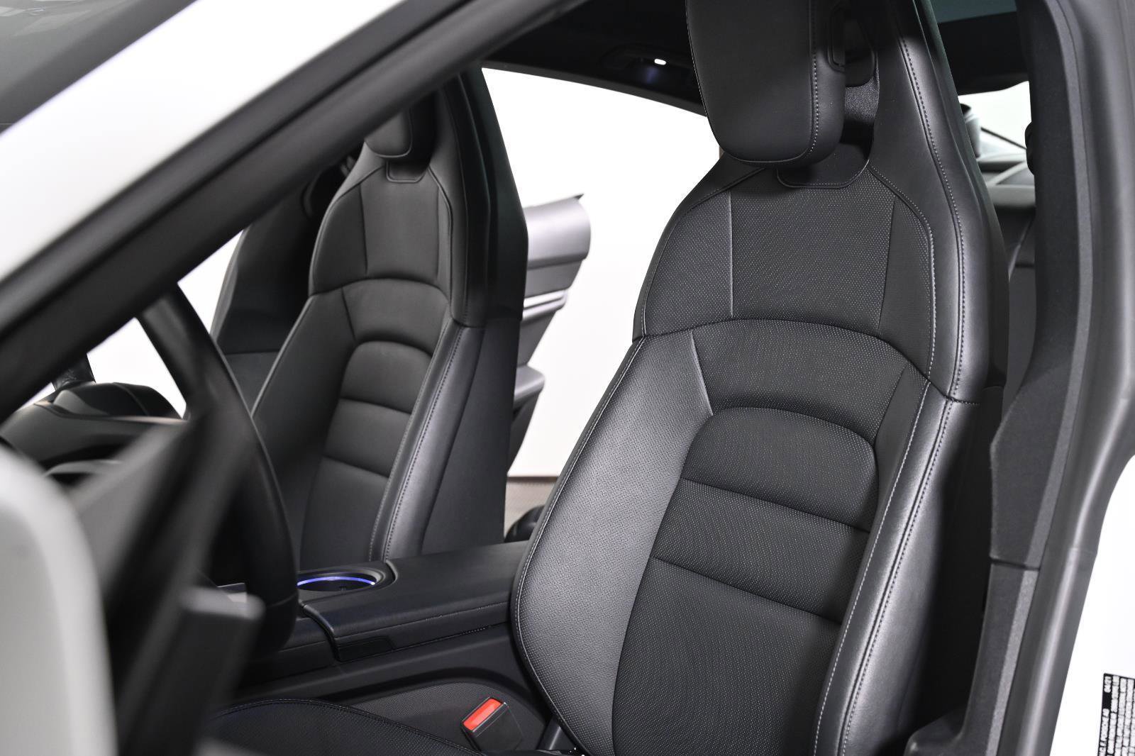 Used 2021 Porsche Taycan RWD image 27