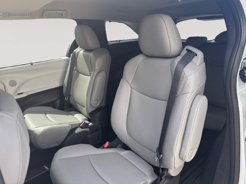 New 2026 Toyota Sienna XLE FWD image 13
