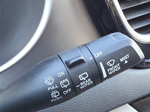 Used 2024 Chrysler Pacifica Touring-L FWD image 40