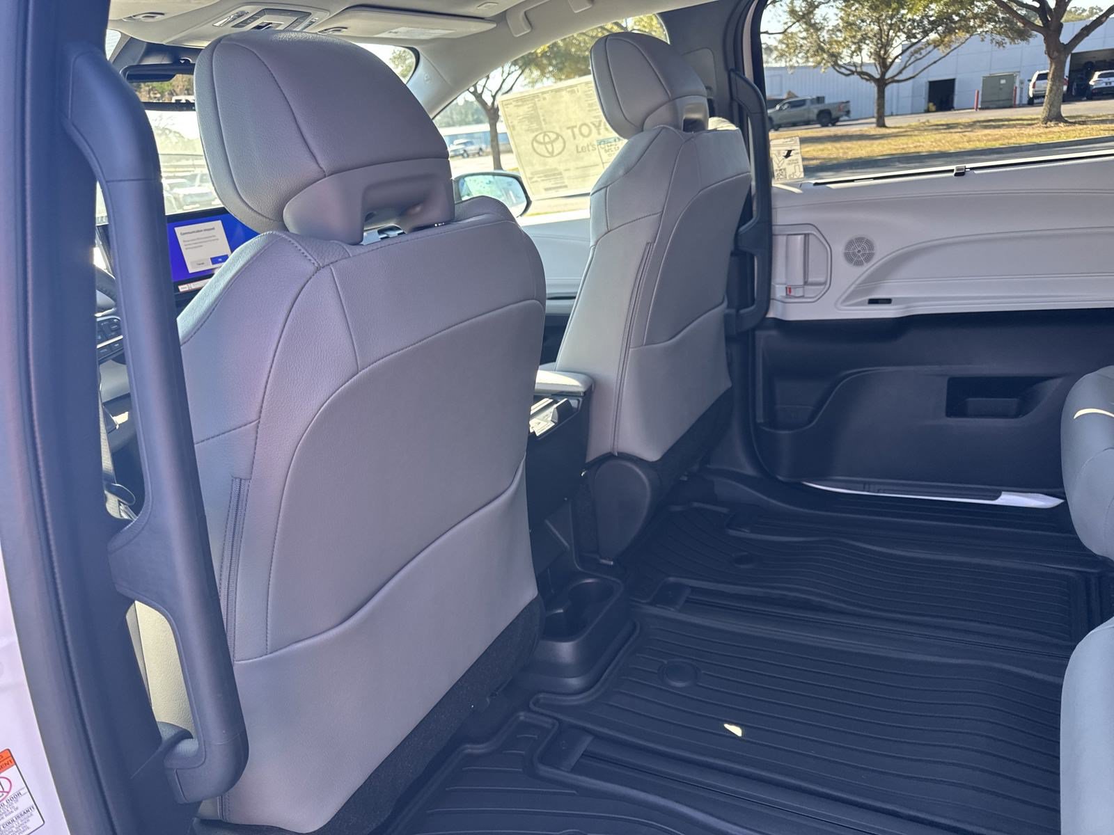 New 2025 Toyota Sienna XLE FWD image 26