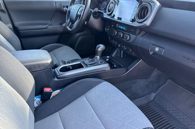 Used 2021 Toyota Tacoma TRD Off-Road w/ Technology Package RWD image 18