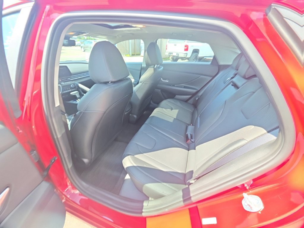 Used 2023 Hyundai Elantra Limited w/ Cargo Package FWD image 27