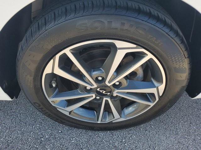 Used 2023 Kia Forte LXS w/ LXS Technology Package image 9